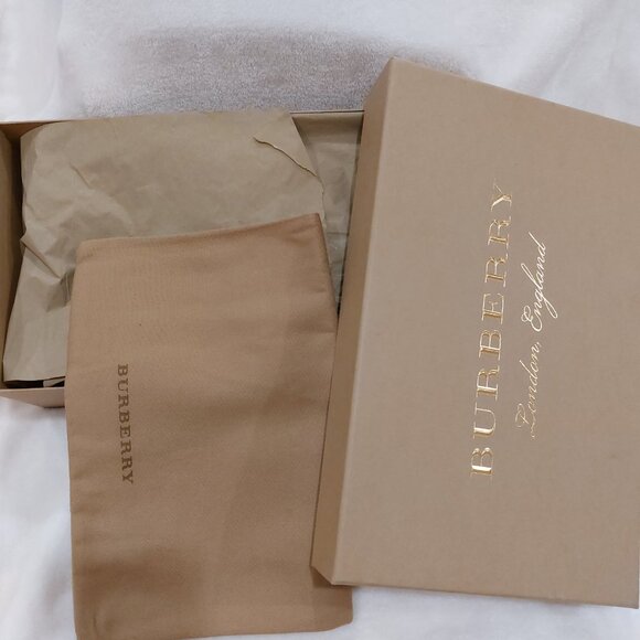 NEW Burberry sneakers size 10/40 - Picture 4 of 5